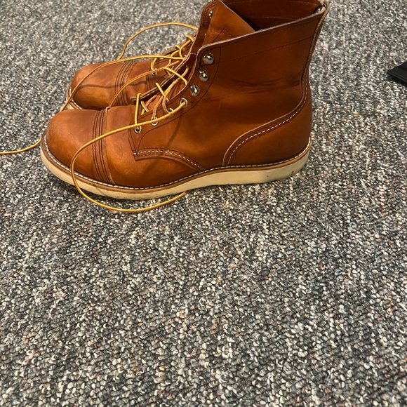 Red Wing Shoes Chestnut Leather Moc Toe Work Boots with Yellow Laces - Picture 3 of 7